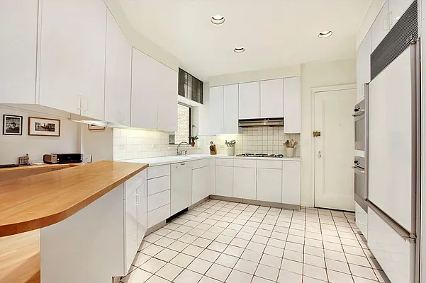 Sold by Corcoran | media 10