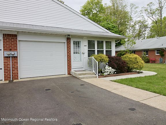 2nd image of 229 Columbine Ave #B