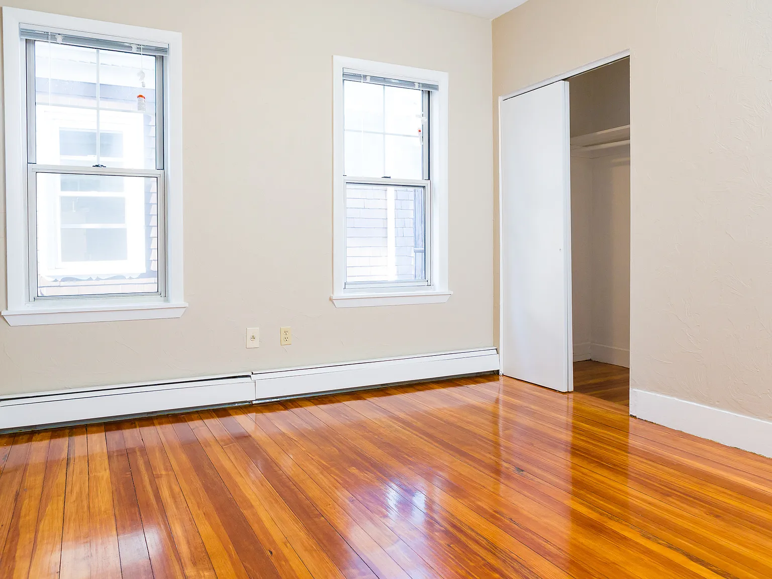 5 bed, 1800 sqft, $4,500 — Photo 4