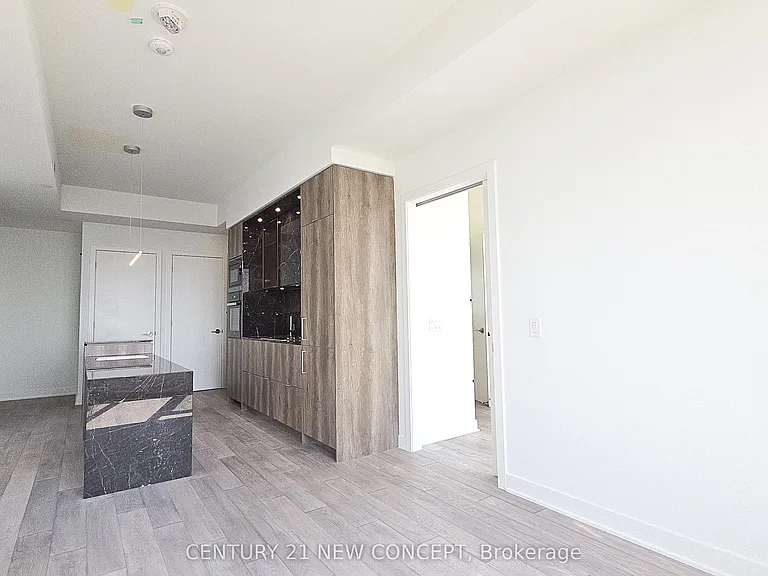 11 Yorkville Ave #5602 — Photo 11
