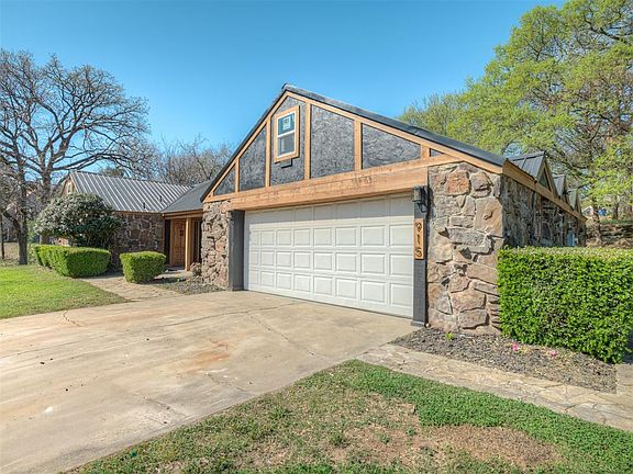 2nd image of 915 Hidden Lake Dr