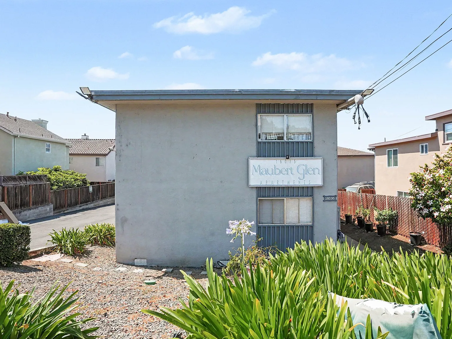 2 bed, 800 sqft, $2,300 — Photo 2