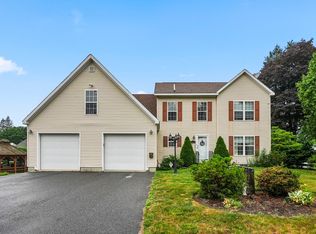 8 Beaumont Rd, Worcester, MA 01604