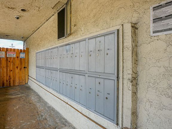 3rd image of 4636 Laurel Canyon Blvd