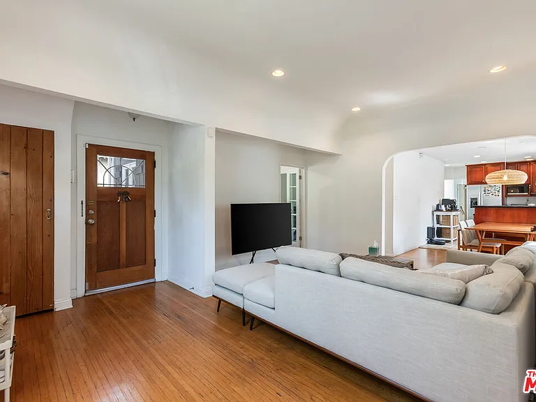 2310 Manning Ave — Photo 5
