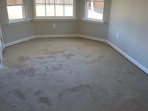 2nd image of 822 Marquette Ln