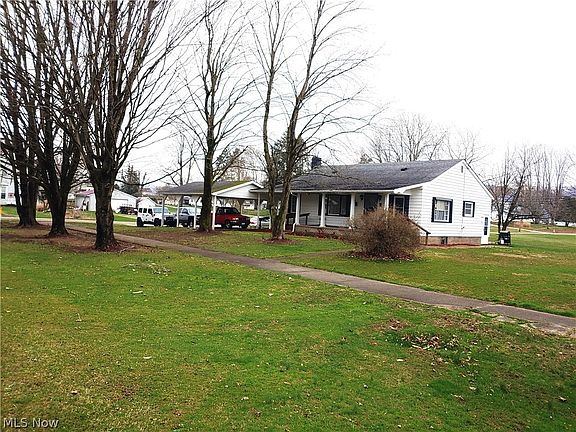 3rd image of 410 W Main St