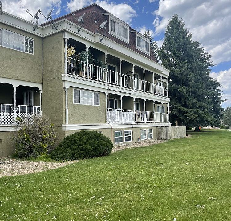 2nd image of 19630 Victorian Dr APT 1-A1