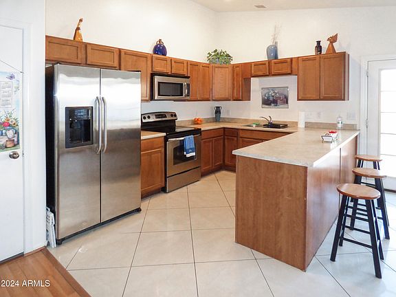 4th image of 2830 W MURIEL Drive
