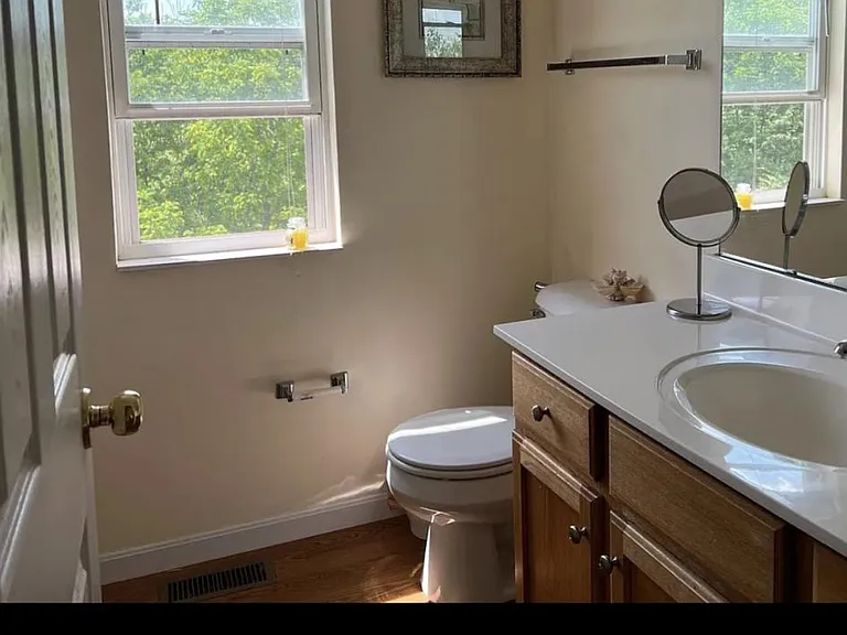 5700 Crestwood Dr — Photo 4