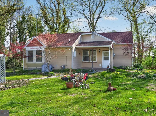 79 E Millbrooke Ave, Woodstown, NJ 08098