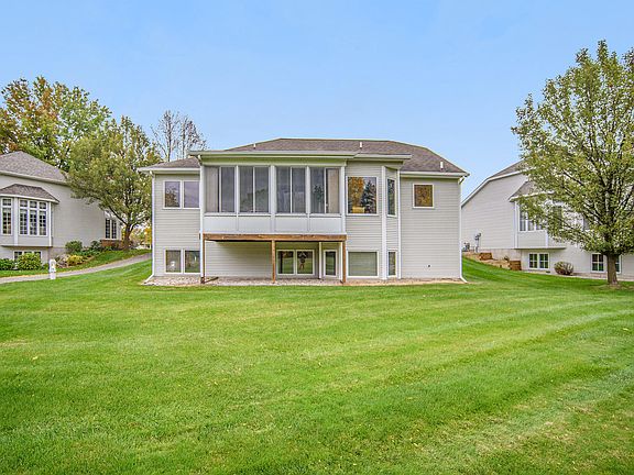 4th image of 808 Holly Creek Dr