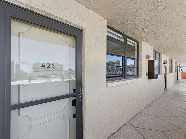 19701 Gulf Blvd #423 — Photo 4