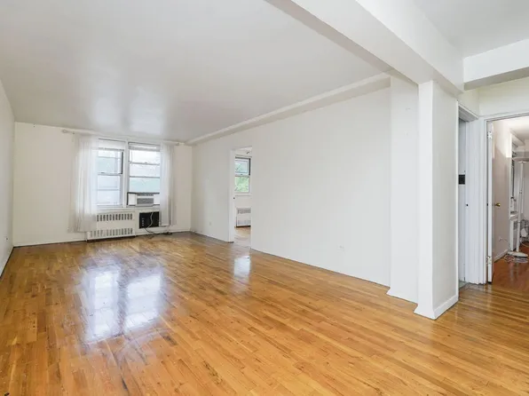 2785 Ocean Parkway image 7 of 24