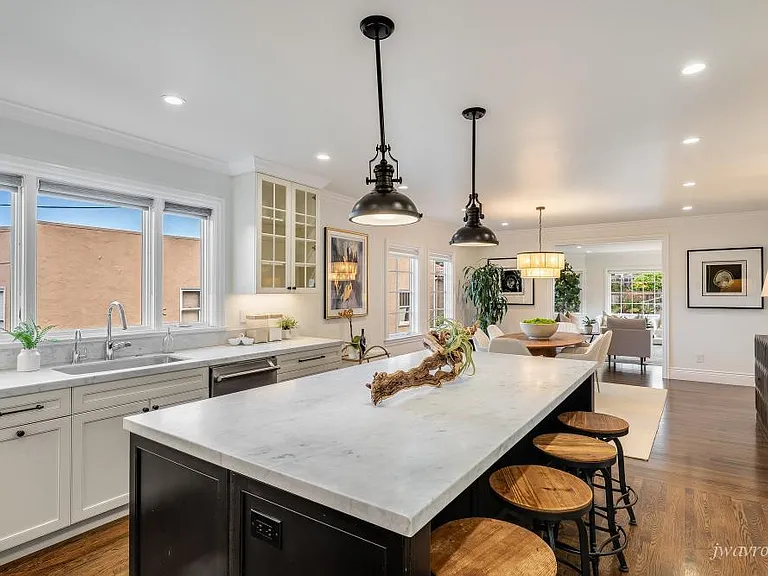 325 Moncada Way — Photo 17