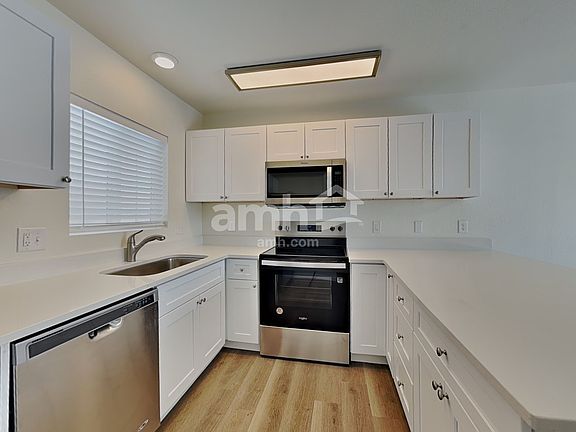 3rd image of 4142 Knollvale Dr