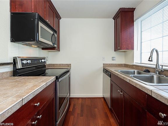4th image of 1839 S 286th Ln #103