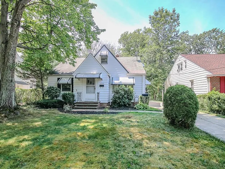 1752 Brainard Rd — Photo 2