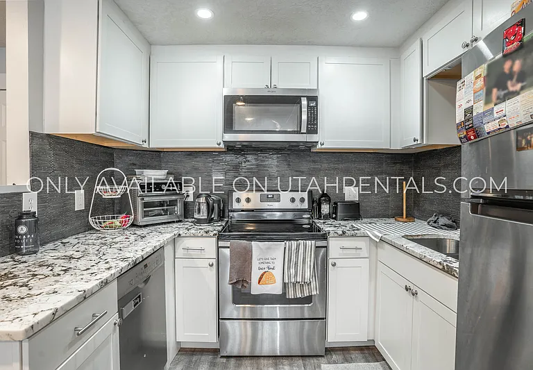 850 N University Ave #W — Photo 5