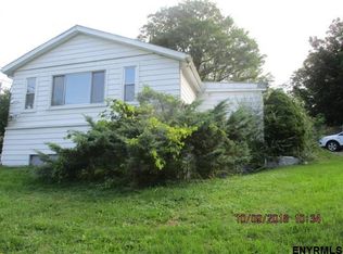 3 Sun Valley Rd, Troy, NY 12182