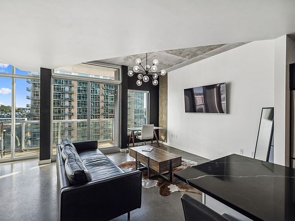 5th image of 600 12th Ave S APT 1410
