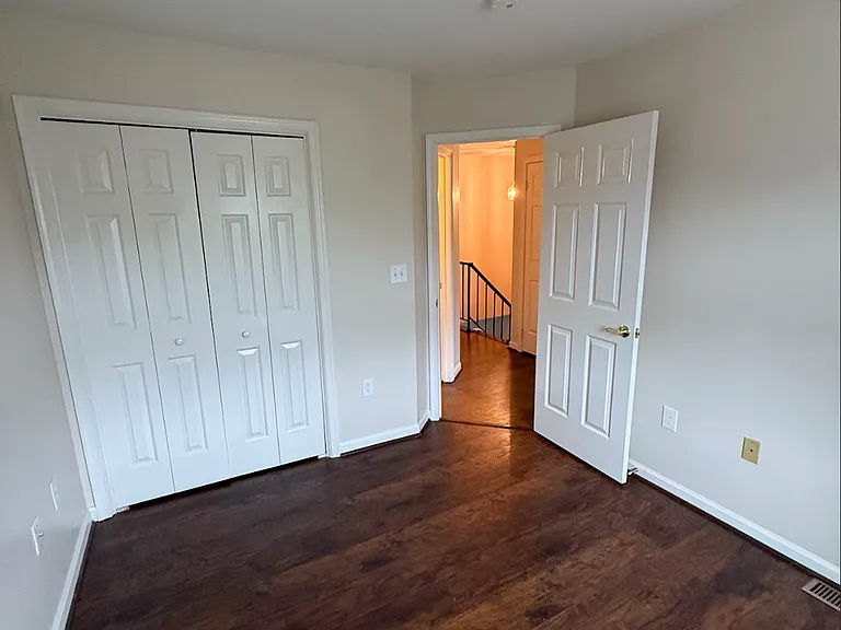 1023 Lindsay Ln — Photo 11