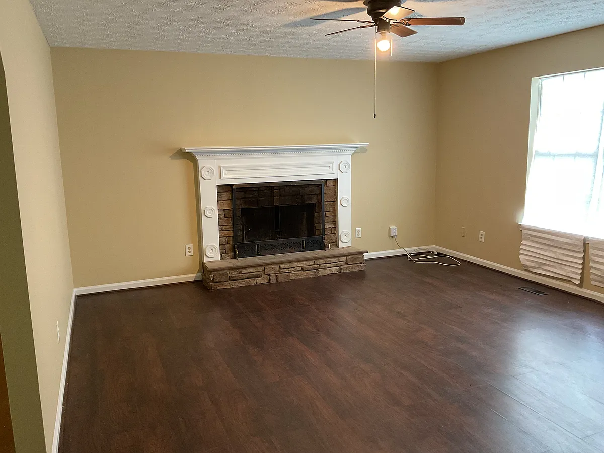 Building Photo - 222 Shadow Wood Dr