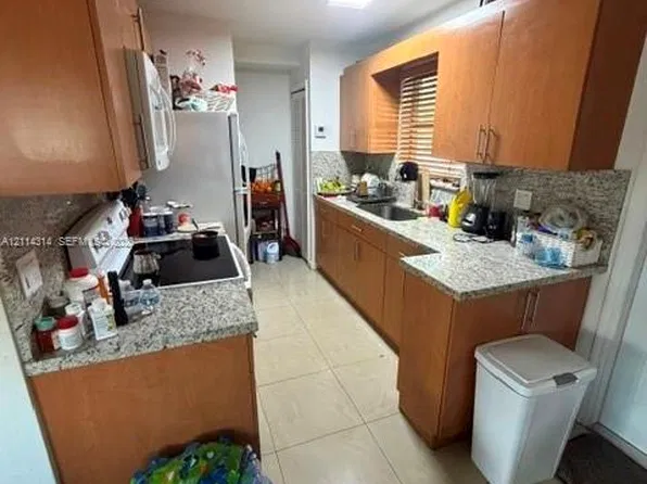 2312 Van Buren St APT 11, Hollywood, FL 33020