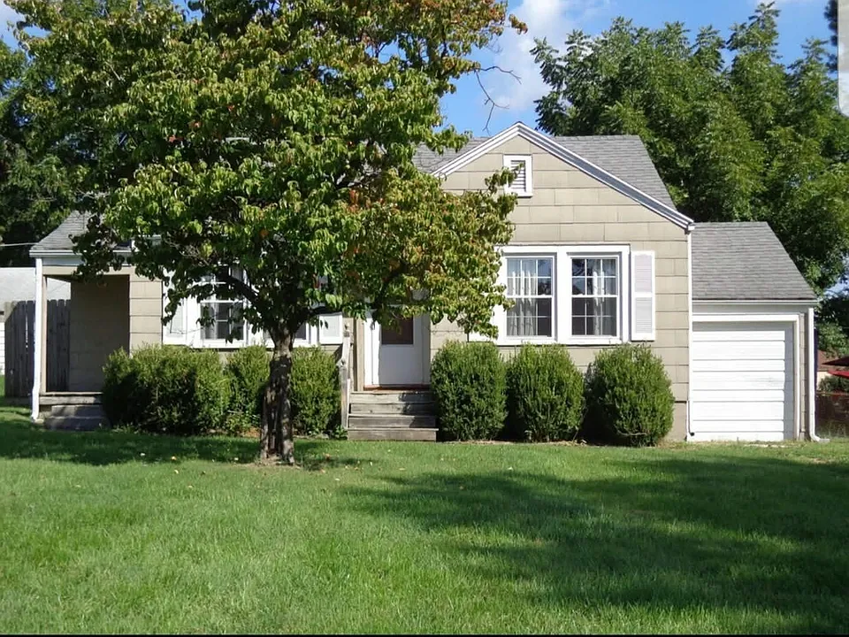1925 E Elm St