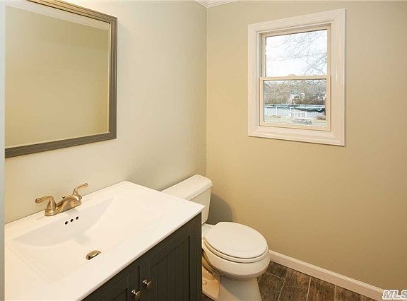 4th image of 22 Greentree Dr