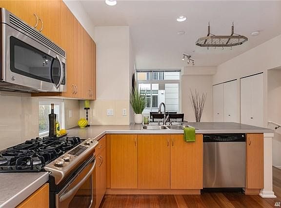 4th image of 15123 NE 81st Way Unit 101