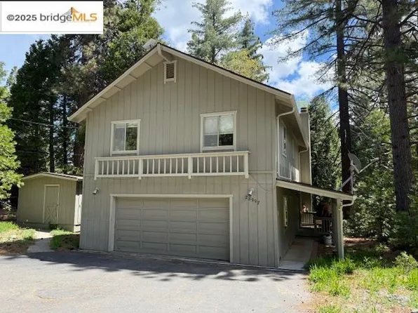 28997 Snowwhite Ridge Dr, Cold Springs, CA 95335