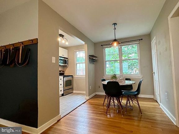 2nd image of 3313 Commonwealth Ave Unit 1-3313C