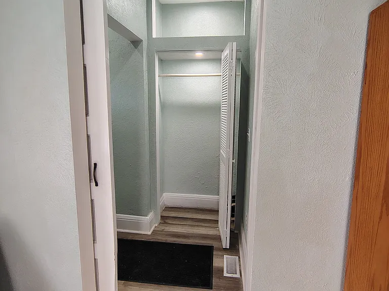 1128 Portage Ave #1A — Photo 5
