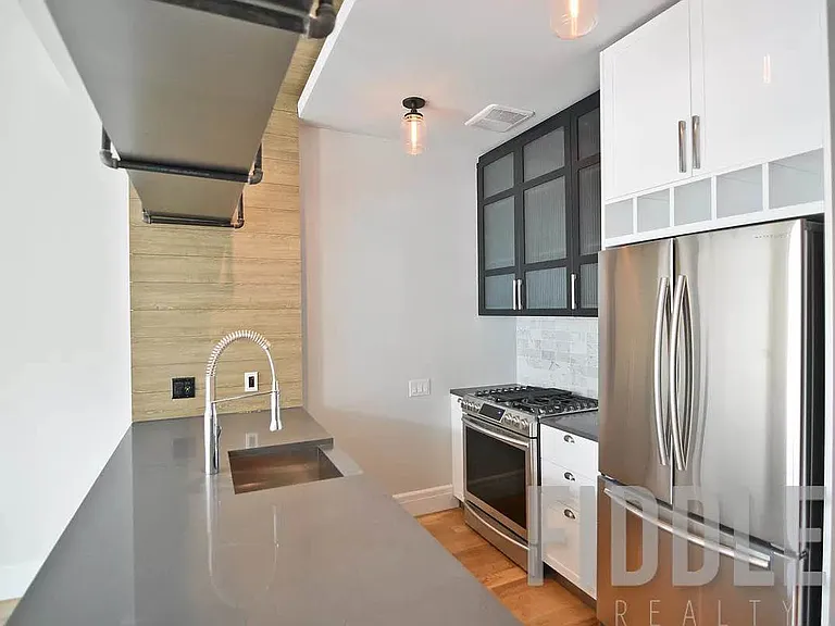 4441 Purves St #1709 — Photo 6