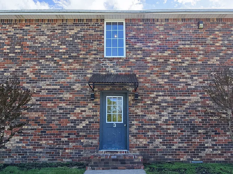 Willow Tree Apartments — Photo 12