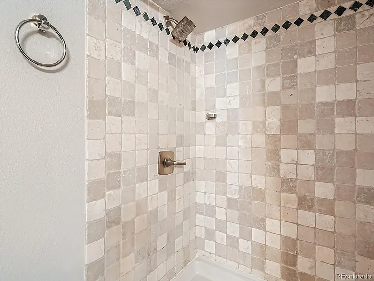 1133 E Virginia Ave #B — Photo 7