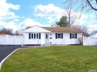 2911 Gull Ave, Medford, NY 11763