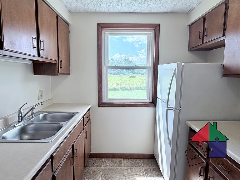111-113 Allen St — Photo 6