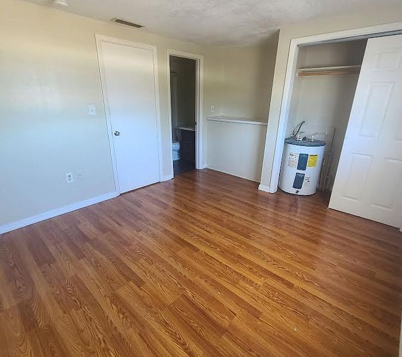 2nd image of 4809 Grand Blvd APT 5