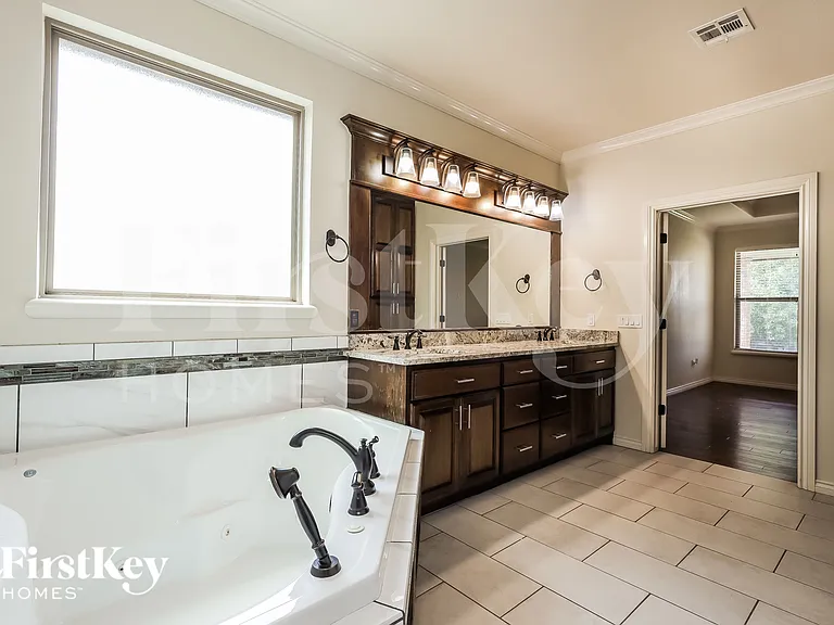 11545 SW 55th St — Photo 9