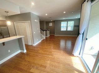 686 Modern Ice Dr, San Jose, CA 95112