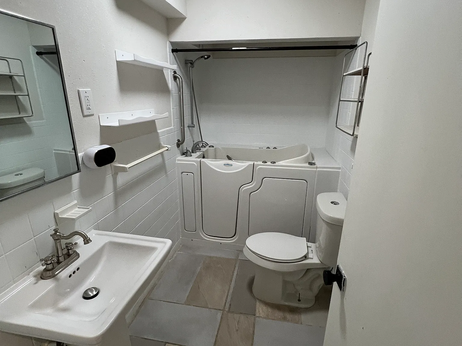 4 bed, 2.5 bath, 2780 sqft, $1,750 — Photo 4