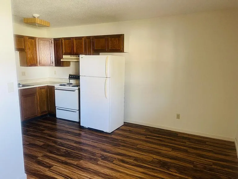 501 E Reeves St #C — Photo 2