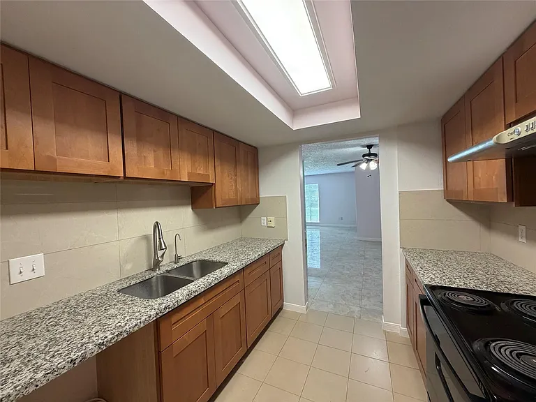 7214 Crownwest St #7214 — Photo 17