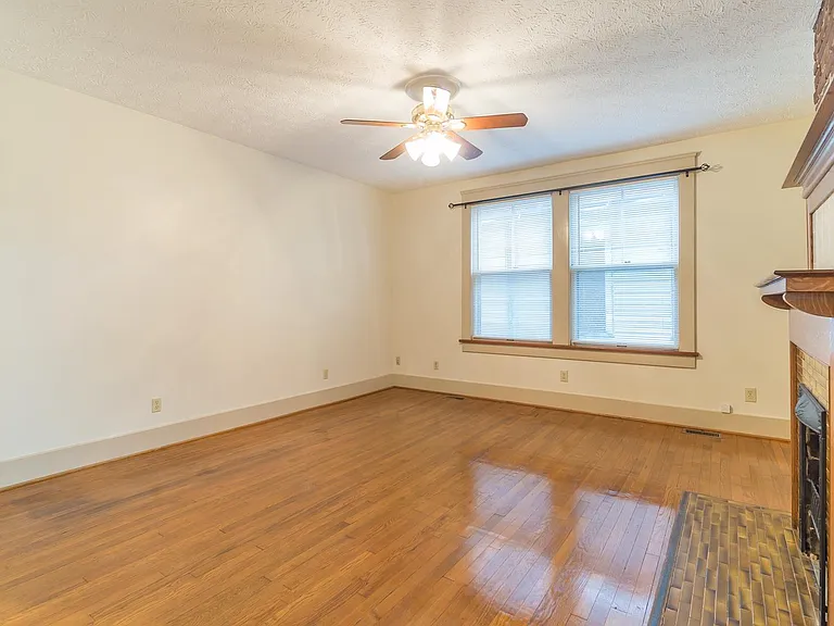 803 Phillips Ave #1 — Photo 4
