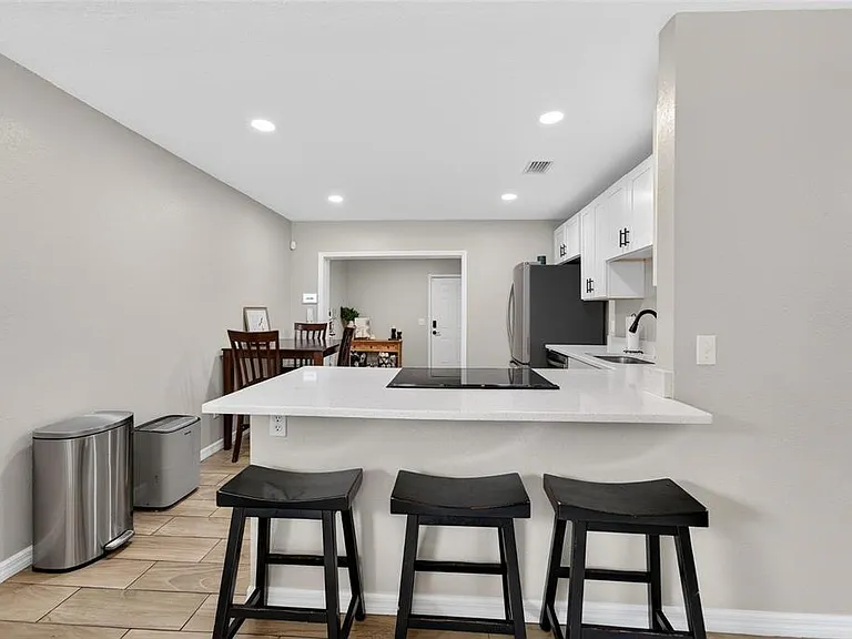 5502 Peach Ave — Photo 18