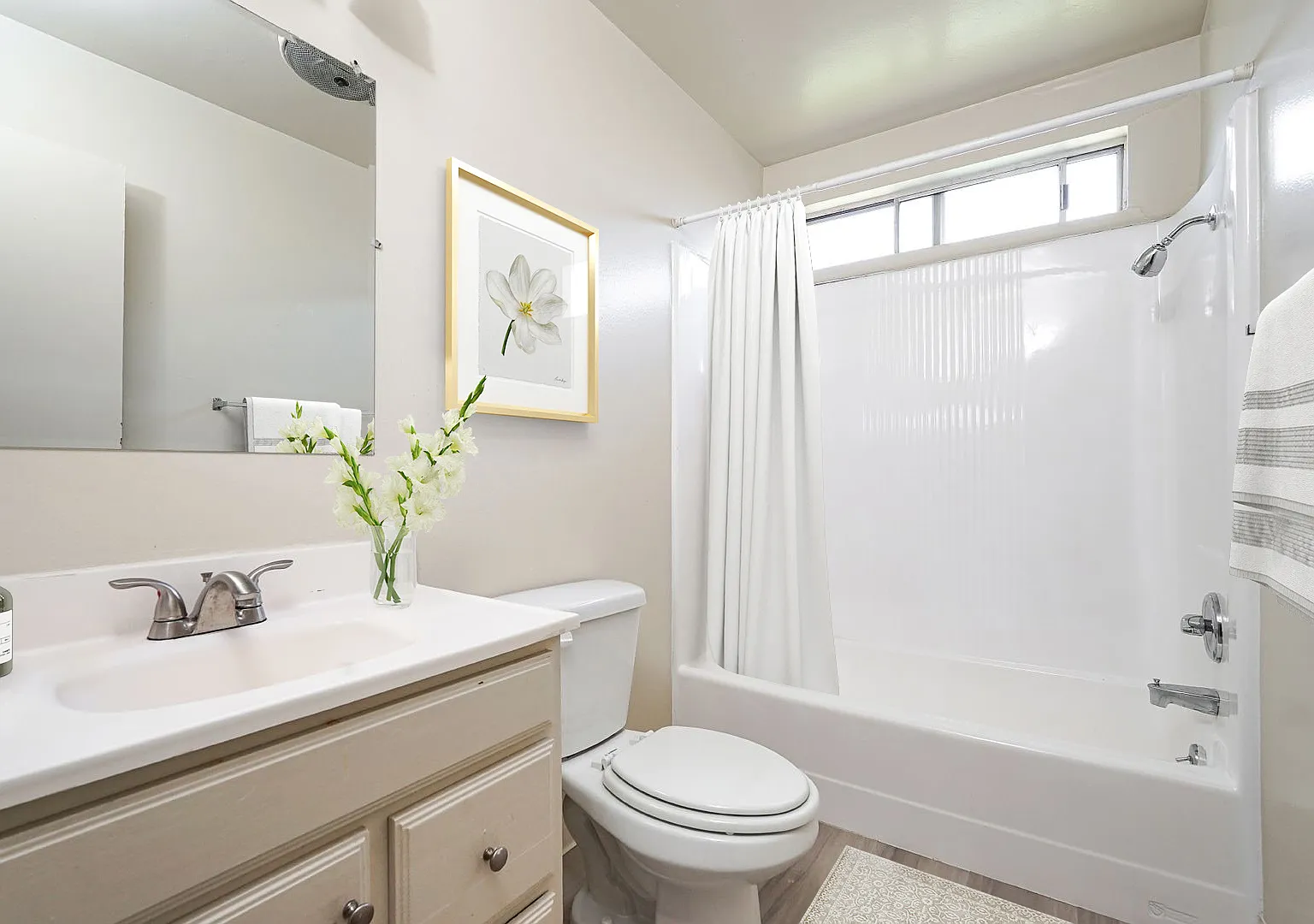 1 bed, 640 sqft, $1,985 — Photo 4