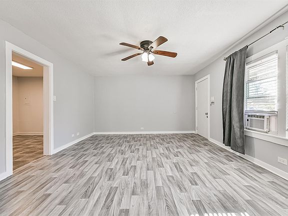 3rd image of 1021 Maple St