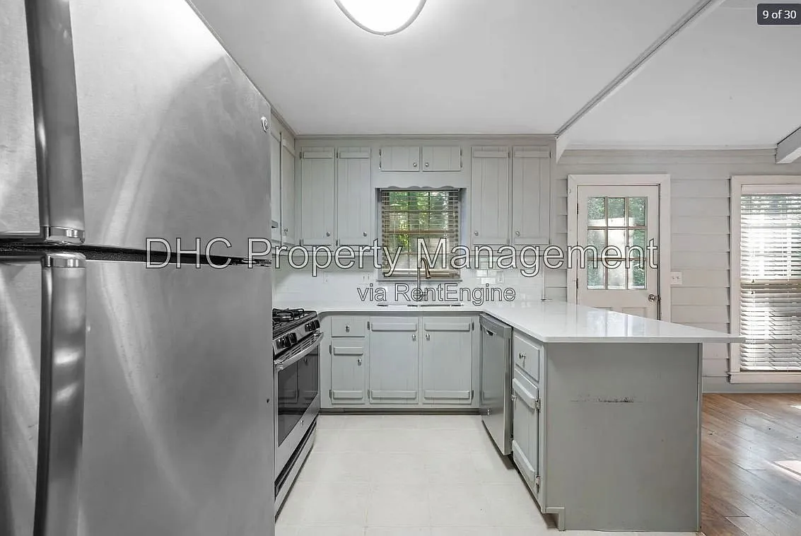 4 bed, 2.0 bath, 2200 sqft, $2,550 — Photo 4